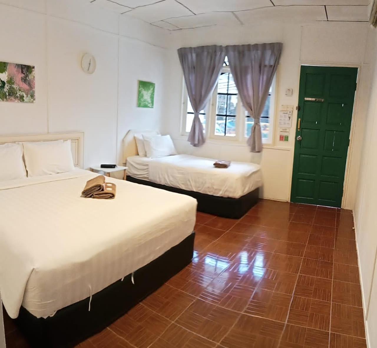 Hotel Vagary Pangkor Pekan Pangkor Exterior foto